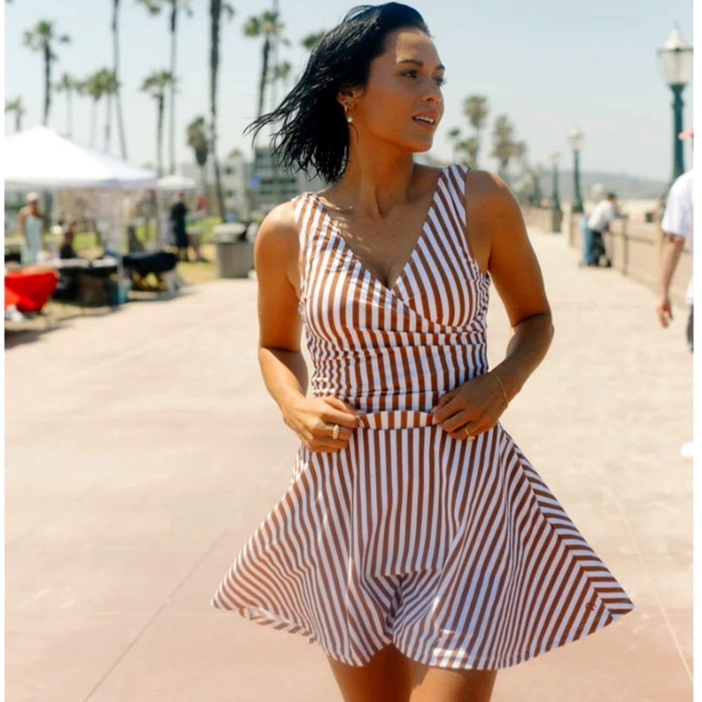 Honeymark cinnamon stripe swim skort skirt